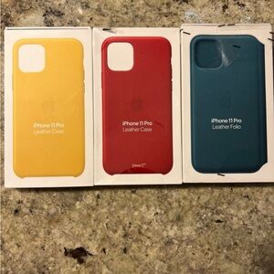 Apple iPhone 11 Pro Leather Case bundle